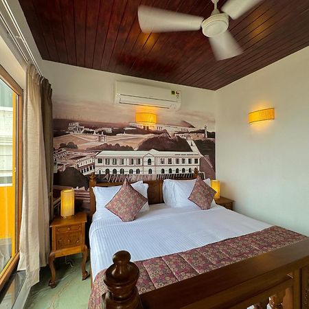 La Plage Seaview Suites ポンディシェリ エクステリア 写真