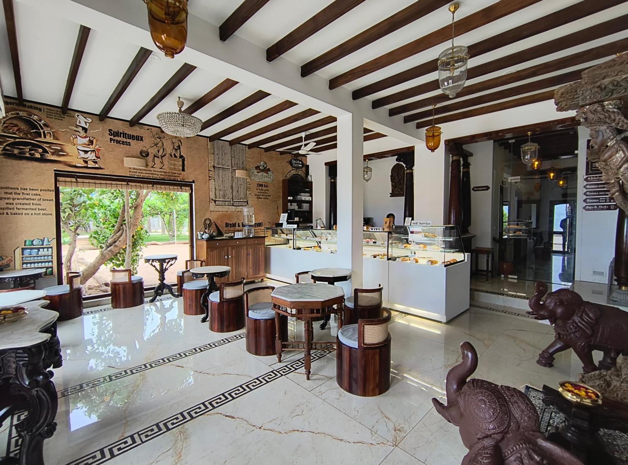 La Plage Seaview Suites ポンディシェリ エクステリア 写真
