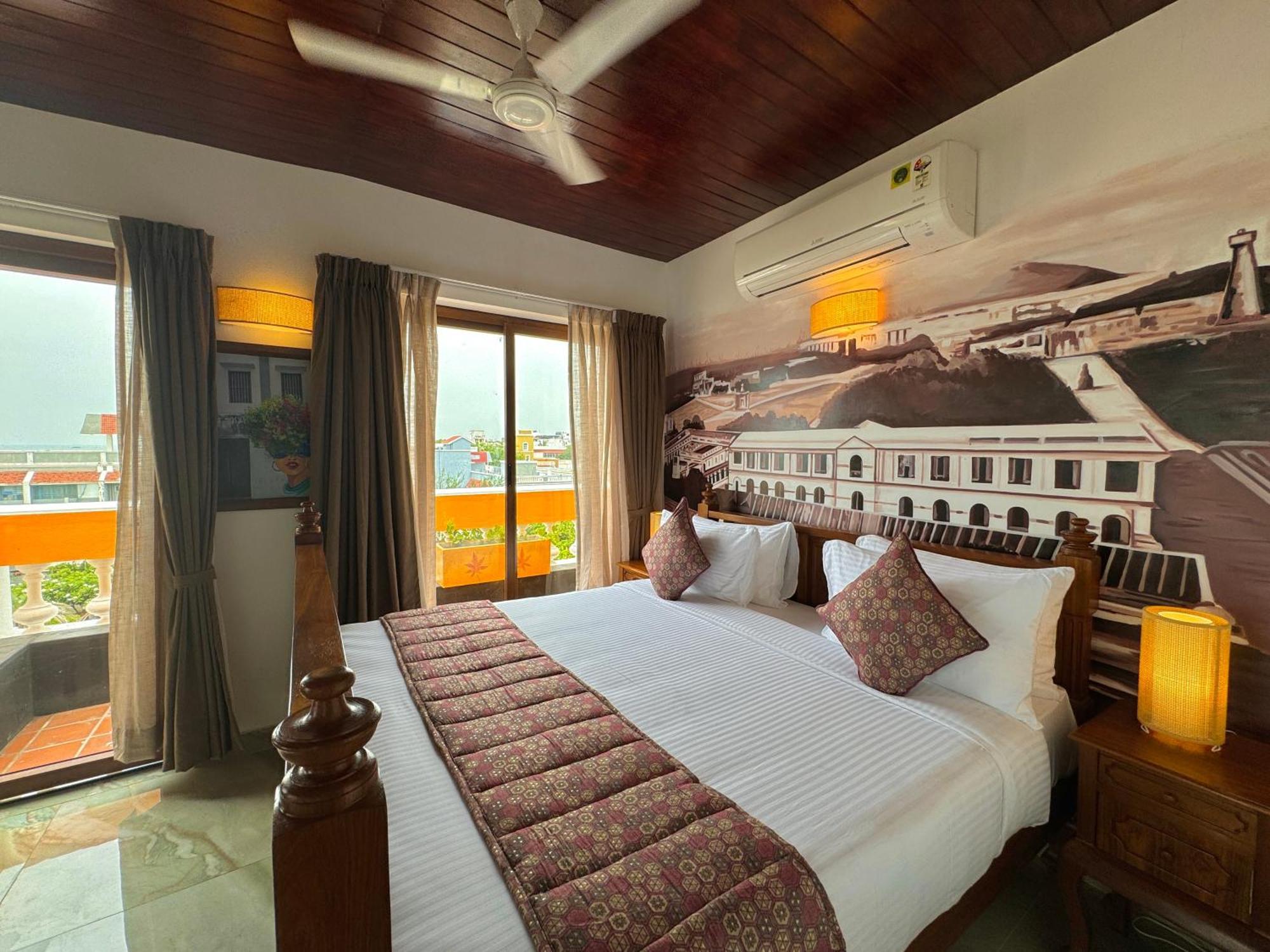 La Plage Seaview Suites ポンディシェリ エクステリア 写真