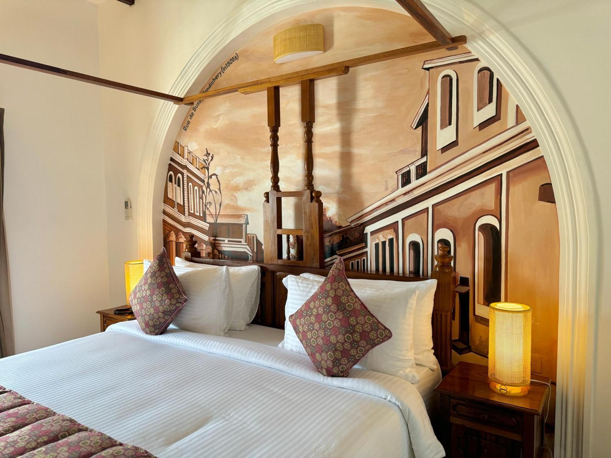 La Plage Seaview Suites ポンディシェリ エクステリア 写真