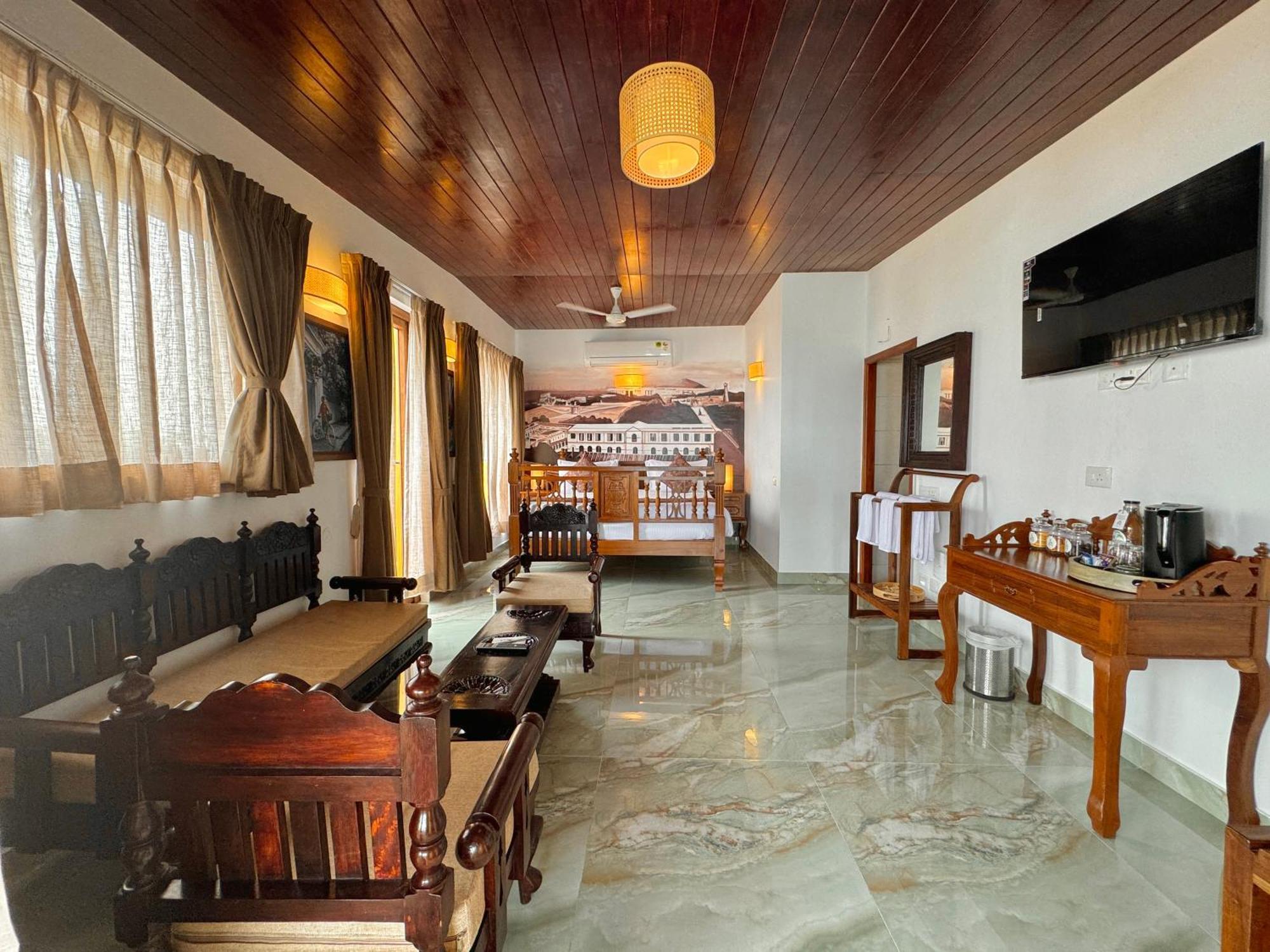 La Plage Seaview Suites ポンディシェリ エクステリア 写真