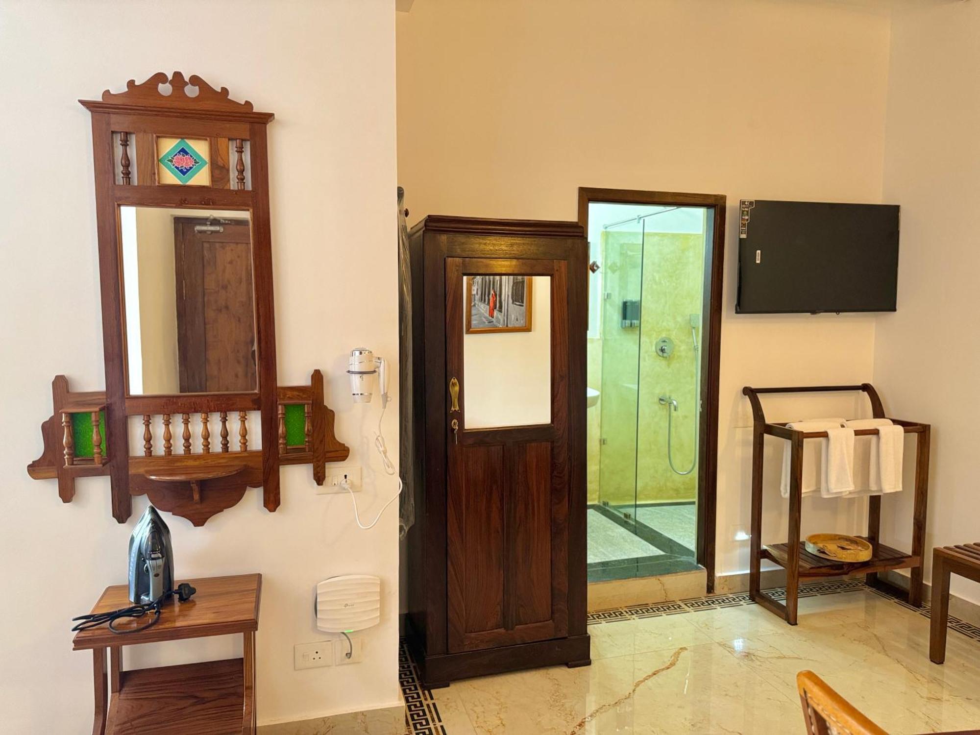 La Plage Seaview Suites ポンディシェリ エクステリア 写真