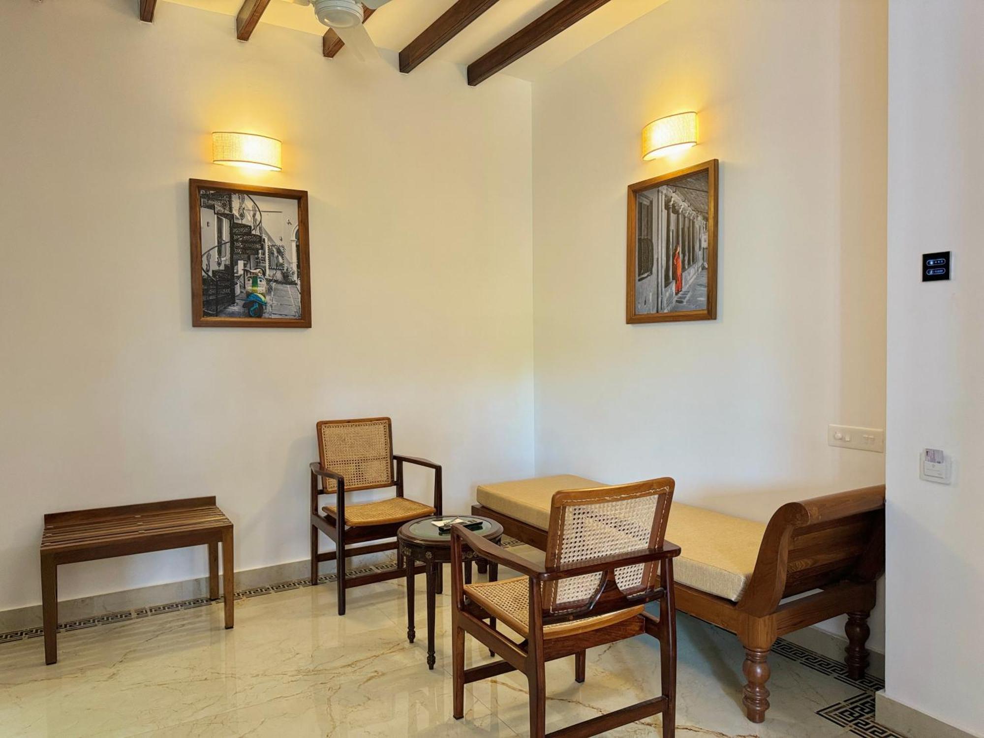 La Plage Seaview Suites ポンディシェリ エクステリア 写真