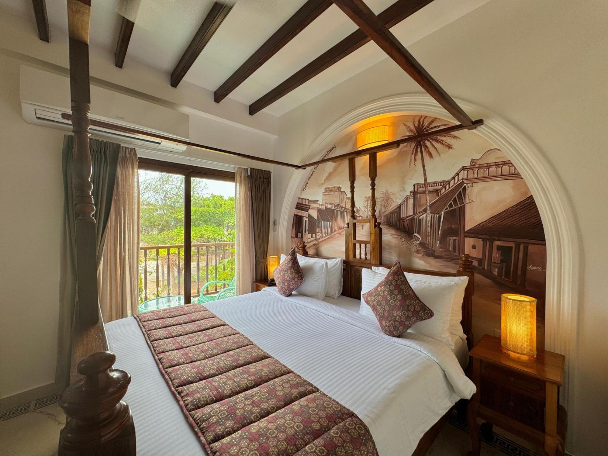 La Plage Seaview Suites ポンディシェリ エクステリア 写真