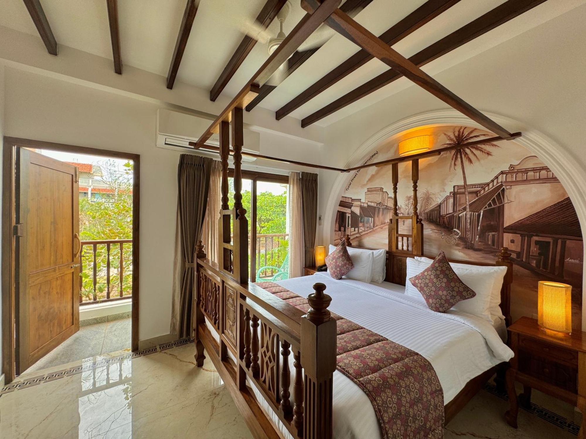 La Plage Seaview Suites ポンディシェリ エクステリア 写真