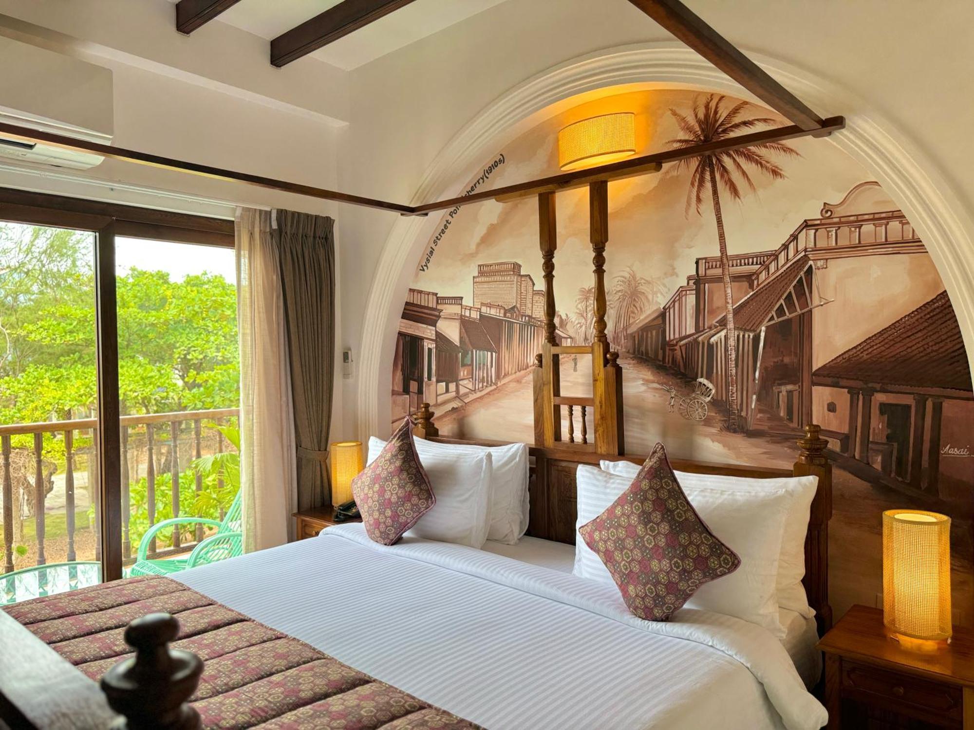 La Plage Seaview Suites ポンディシェリ エクステリア 写真