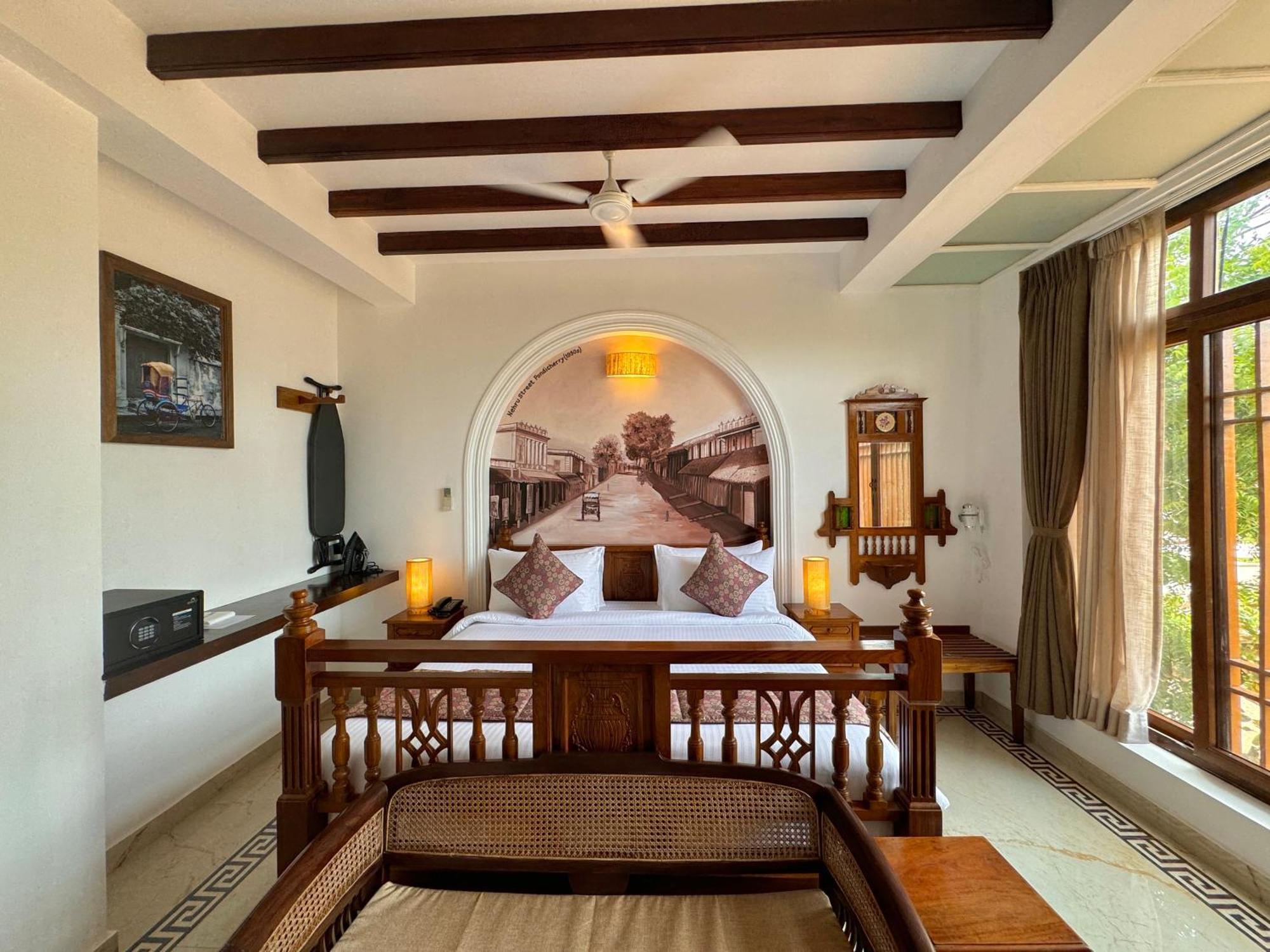 La Plage Seaview Suites ポンディシェリ エクステリア 写真