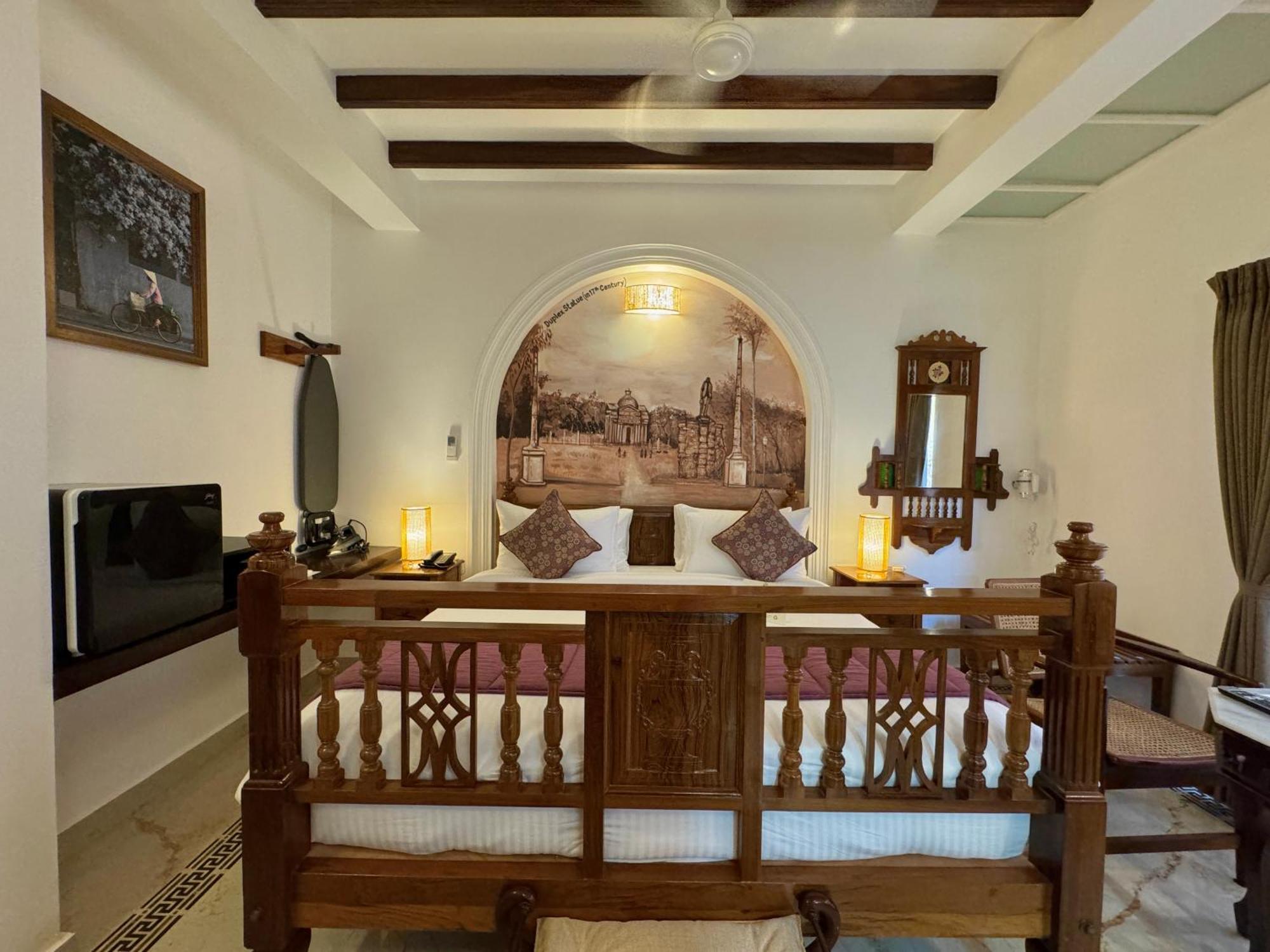 La Plage Seaview Suites ポンディシェリ エクステリア 写真