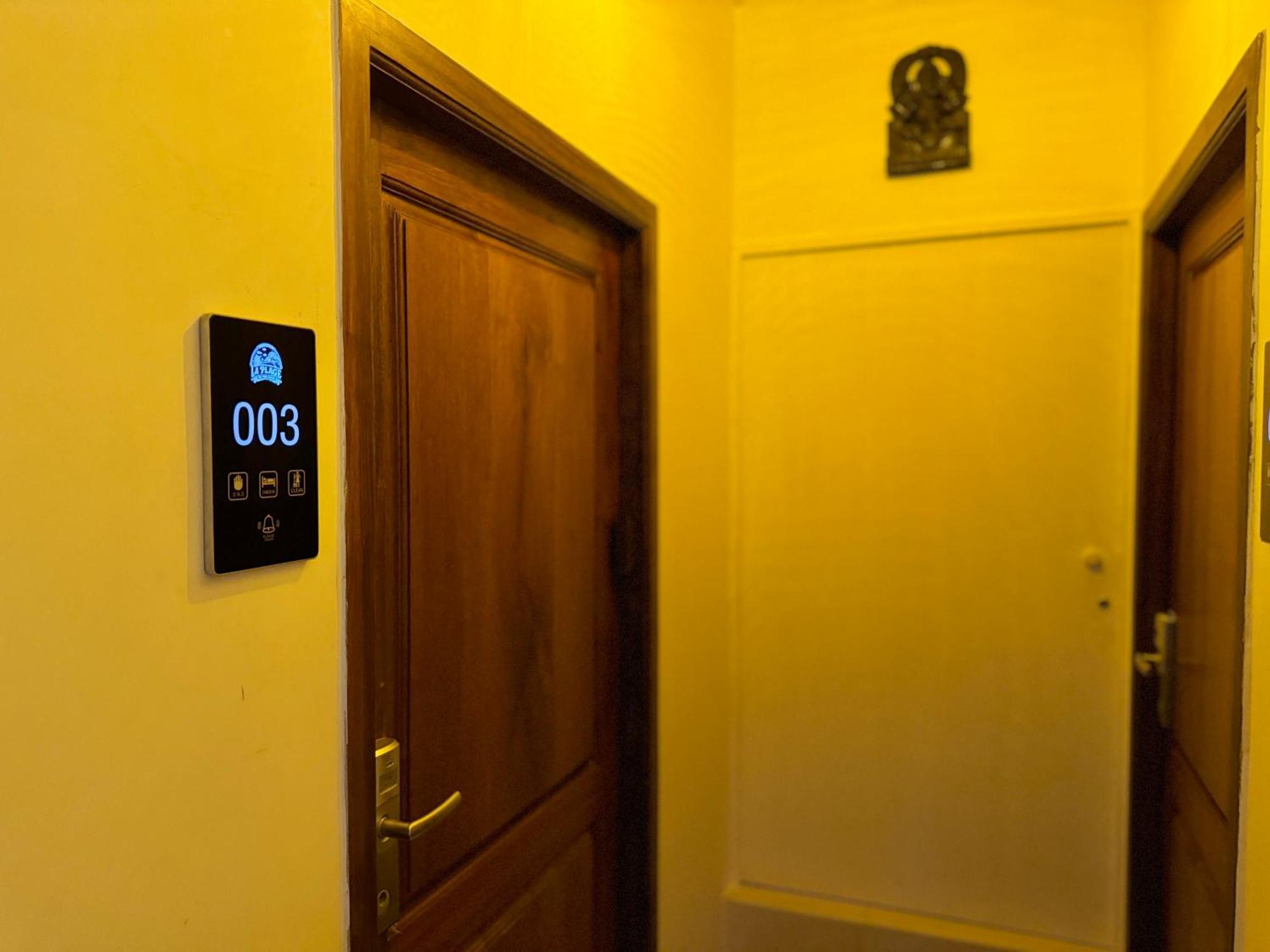La Plage Seaview Suites ポンディシェリ エクステリア 写真