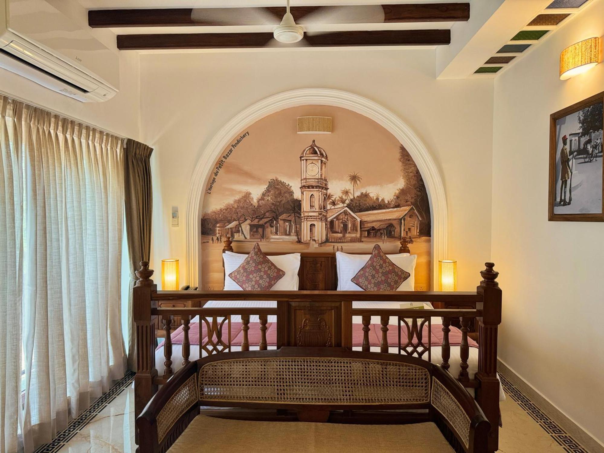 La Plage Seaview Suites ポンディシェリ エクステリア 写真