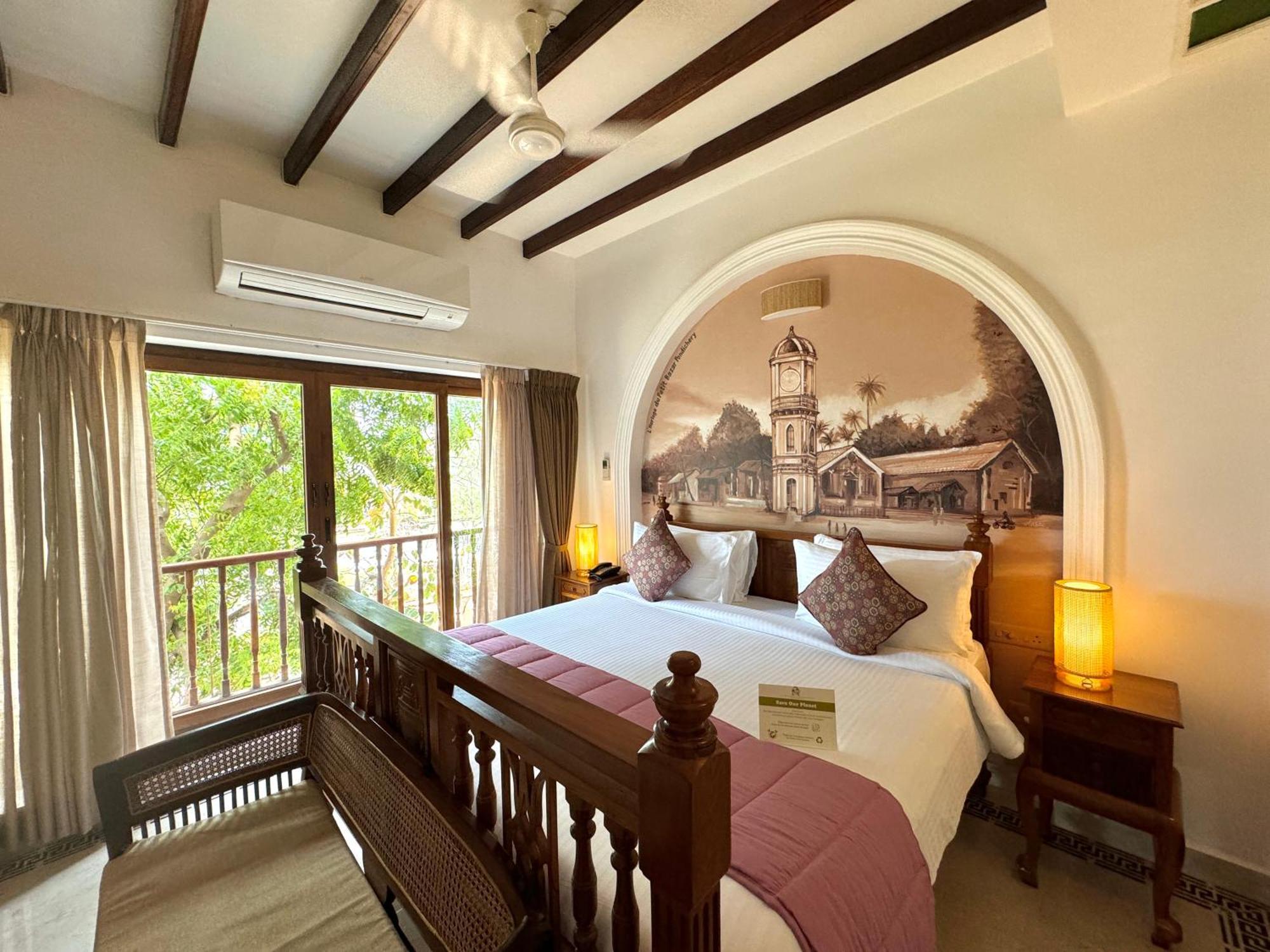 La Plage Seaview Suites ポンディシェリ エクステリア 写真