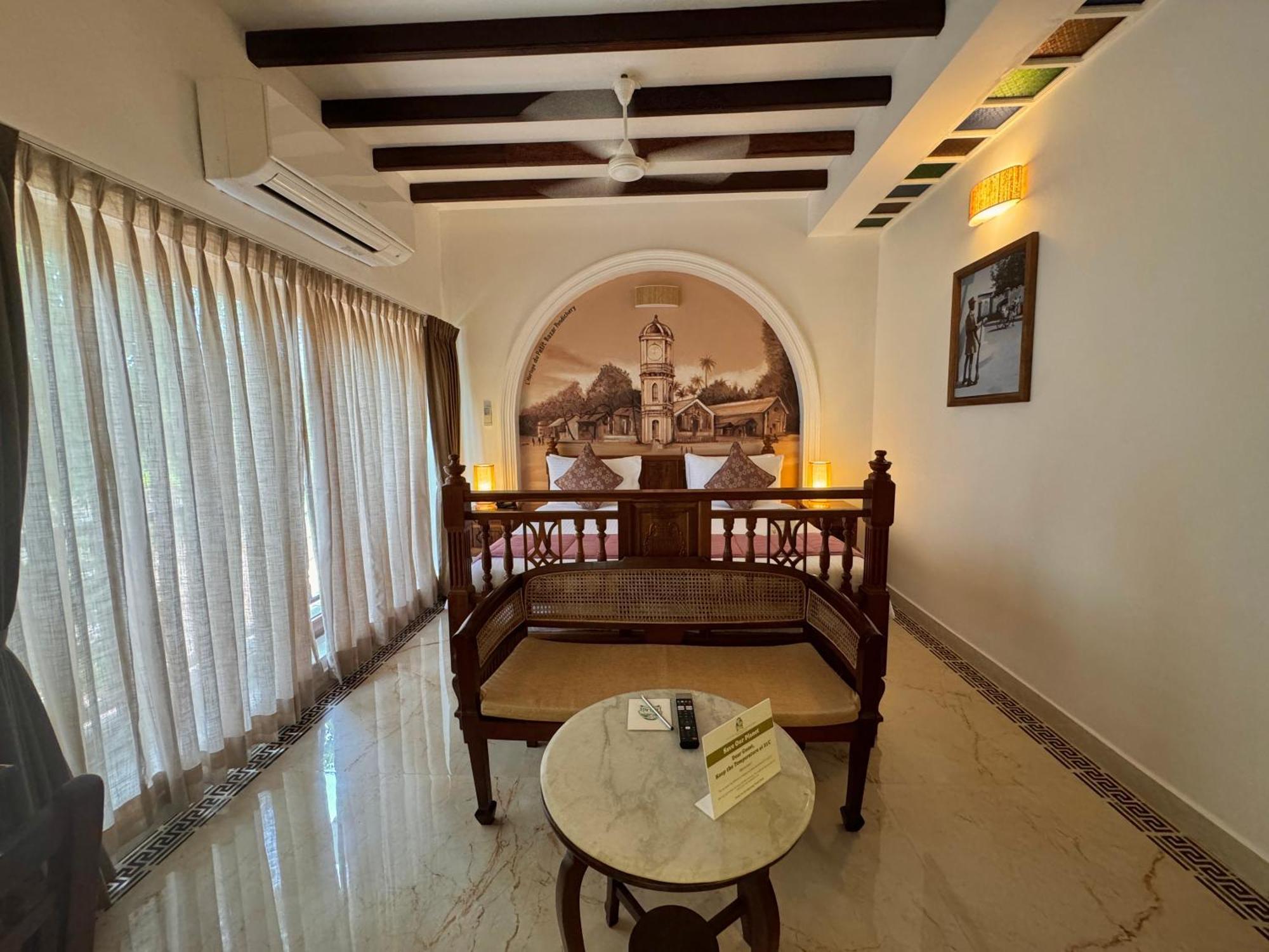 La Plage Seaview Suites ポンディシェリ エクステリア 写真
