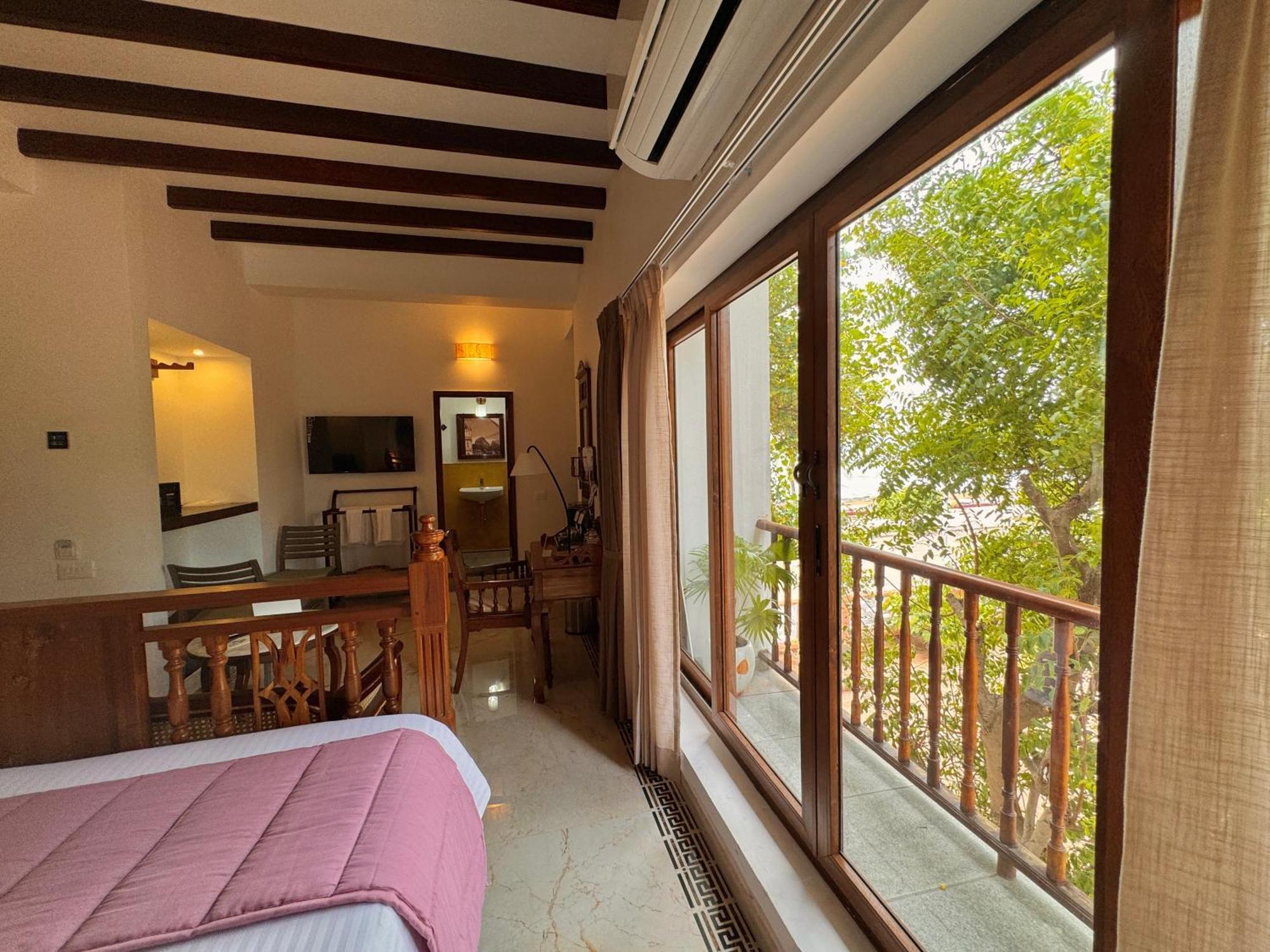 La Plage Seaview Suites ポンディシェリ エクステリア 写真